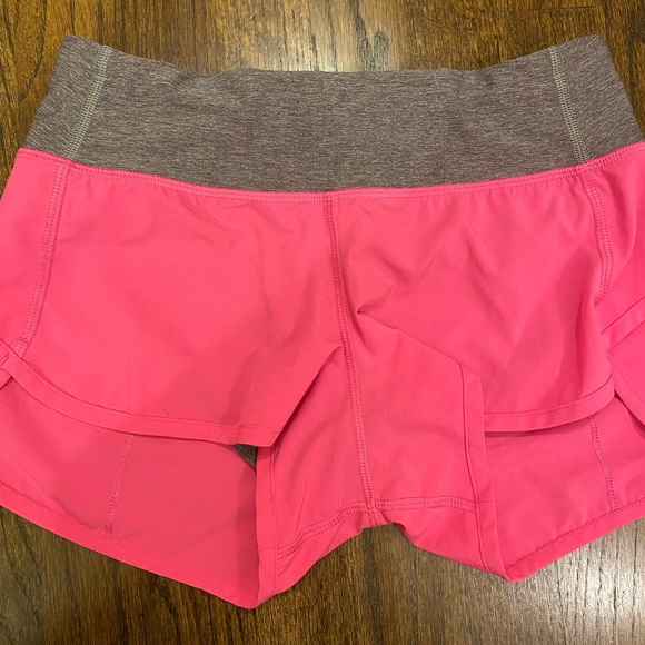 Hot pink lululemon 2.5” inseam - Picture 1 of 3